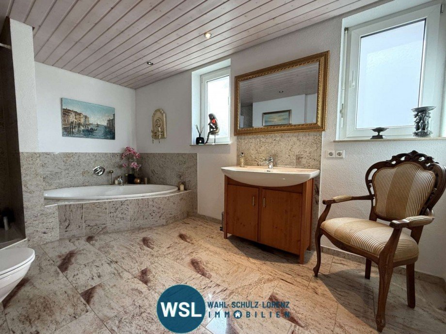 Haupt-Badezimmer Doppelhaush�lfte Oberboihingen