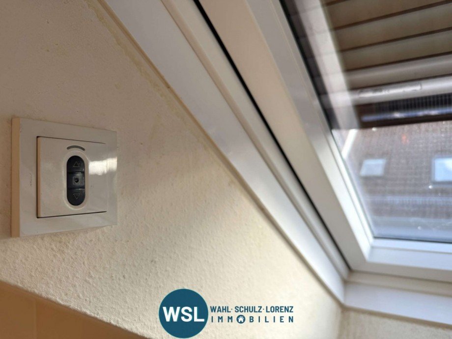 Steuerung der elektr. Rolll�den Dachgeschosswohnung Wendlingen am Neckar