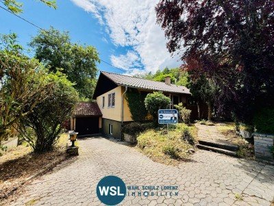 Hauptbild RESERVIERT! Freistehendes Einfamilienhaus mit großem Garten & Garage in idyllischer Ortsrandlage von Wannweil.