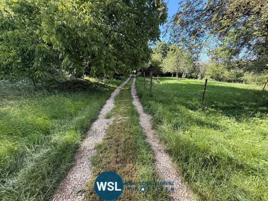 Angrenzender Feldweg Freizeitgrundst�ck Weilheim
