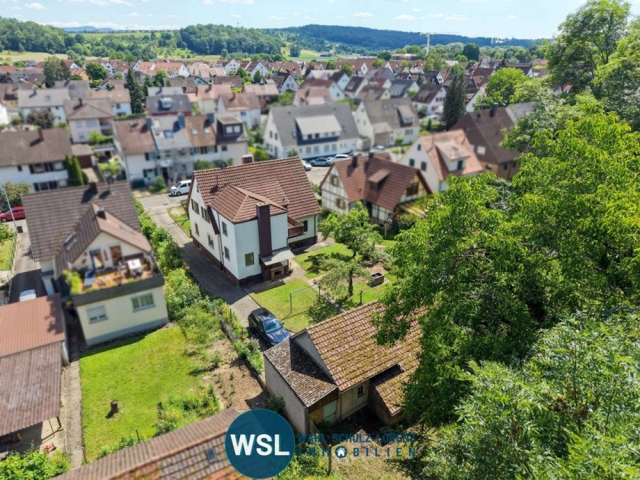 Blick �ber das Grundst�ck Zweifamilienhaus Neckartailfingen