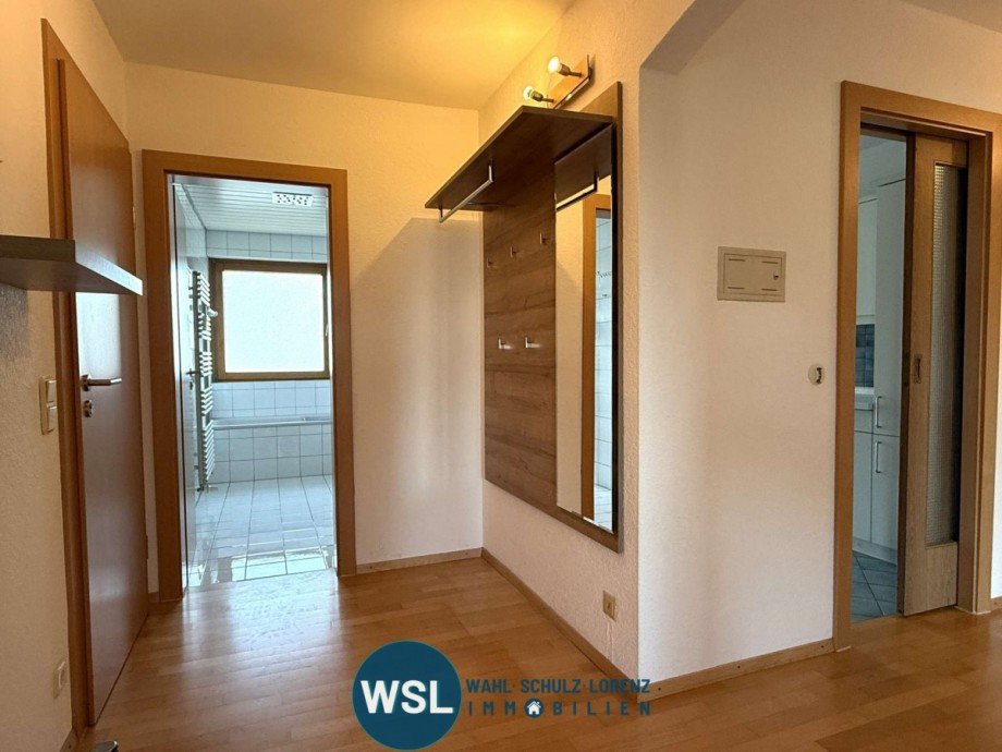 WHG 2. OG: Diele/Flur Mehrfamilienhaus Wendlingen am Neckar