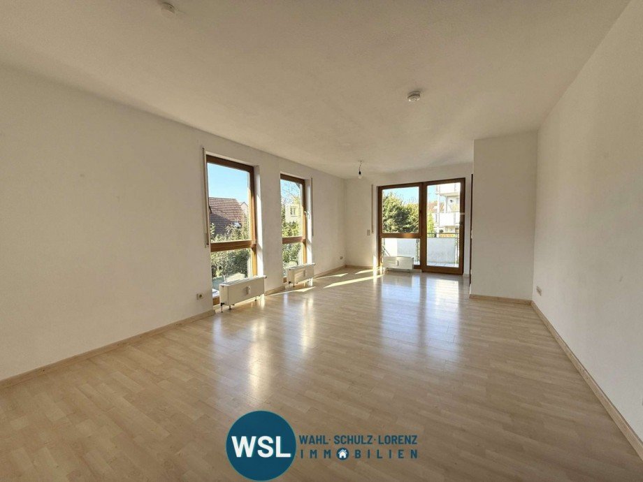 Wohn-/Esszimmer Wohnung K�ngen