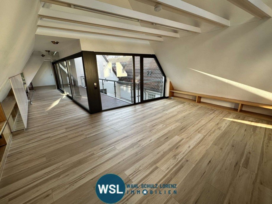 Wohnbereich mit Balkon Dachgeschosswohnung Kirchheim unter Teck