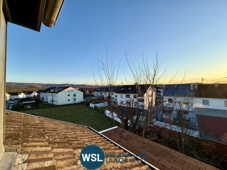 DG / Abendstimmung Mehrfamilienhaus Bempflingen