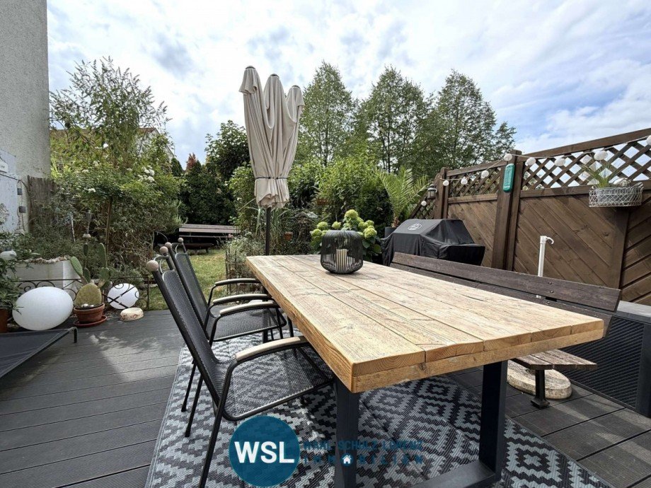 EG: Terrasse am Wohnzimmer Reihenmittelhaus Wendlingen am Neckar