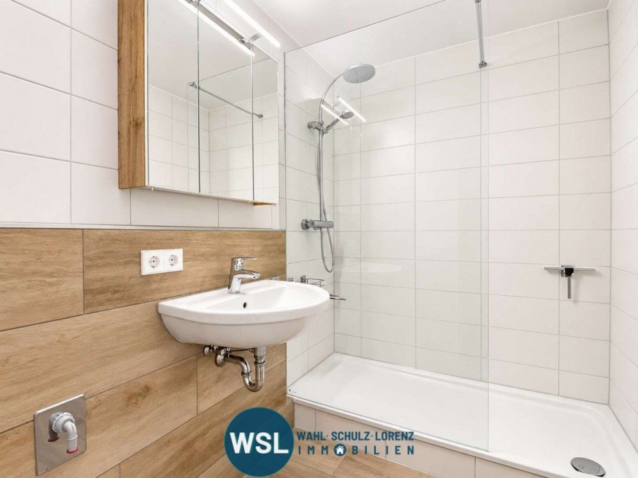 Bad mit Waschmaschinenanschluss Terrassenwohnung N�rtingen