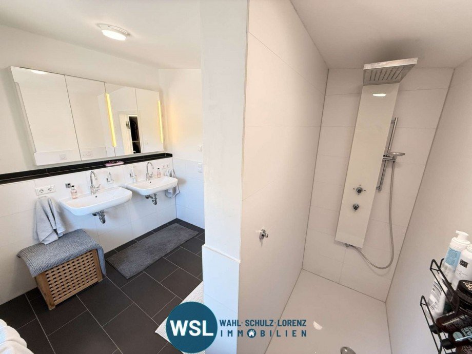 Bodentiefe Wellness-Dusche Einfamilienhaus Lenningen