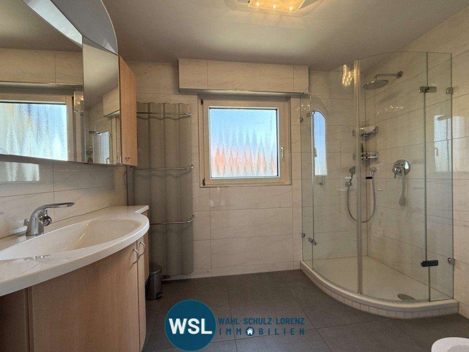 Badezimmer (OG) Reihenendhaus K�ngen