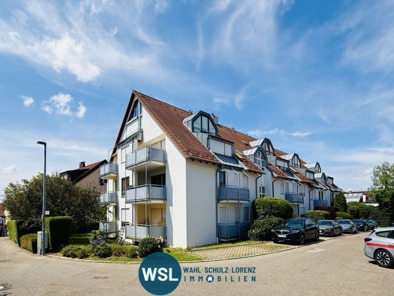 Hausansicht Filderstadt Dachgeschosswohnung 3,5-Zi.-Galerie-Maisonette-Wohnung mit Balkon & Loggia in ruhiger Ortslage von Filderstadt-Bonlanden