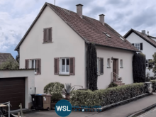Vorderansicht VERKAUFT! - Freistehendes Einfamilienhaus mit gro�em Garten und Garage. N�rtingen am am  S�er 