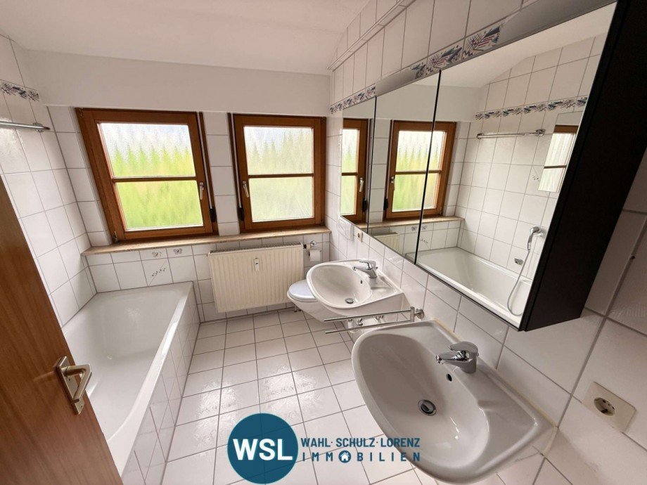Bad mit DU und Wanne Dachgeschosswohnung Kusterdingen