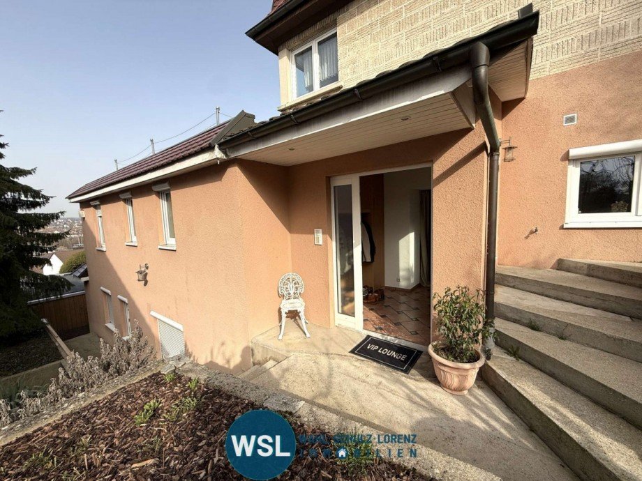 Haus-/ separater Wohnungseingang Doppelhaush�lfte Oberboihingen