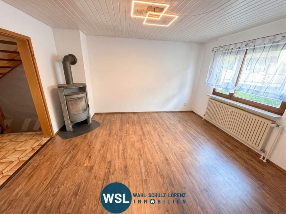 Essbereich mit Kaminofen Doppelhaush�lfte Lenningen