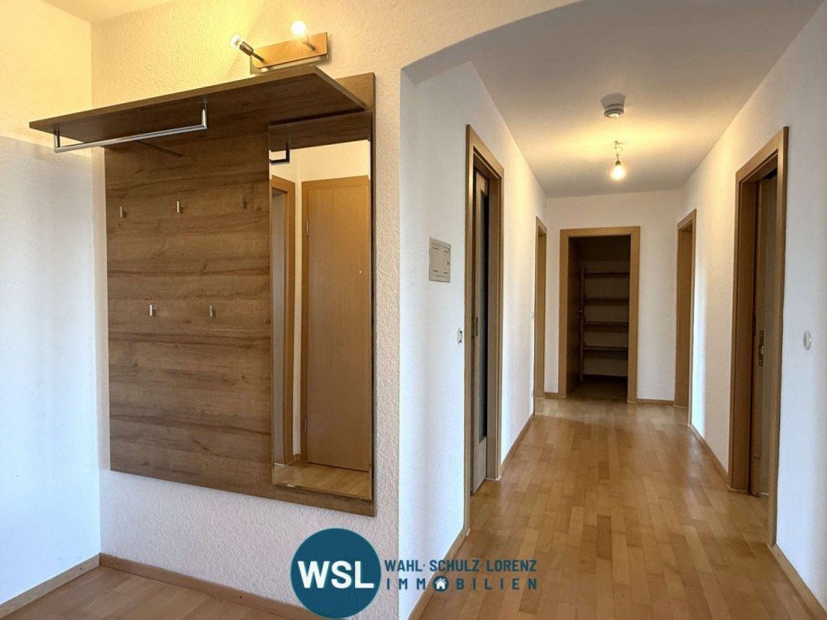 WHG 2. OG: Diele/Flur Mehrfamilienhaus Wendlingen am Neckar