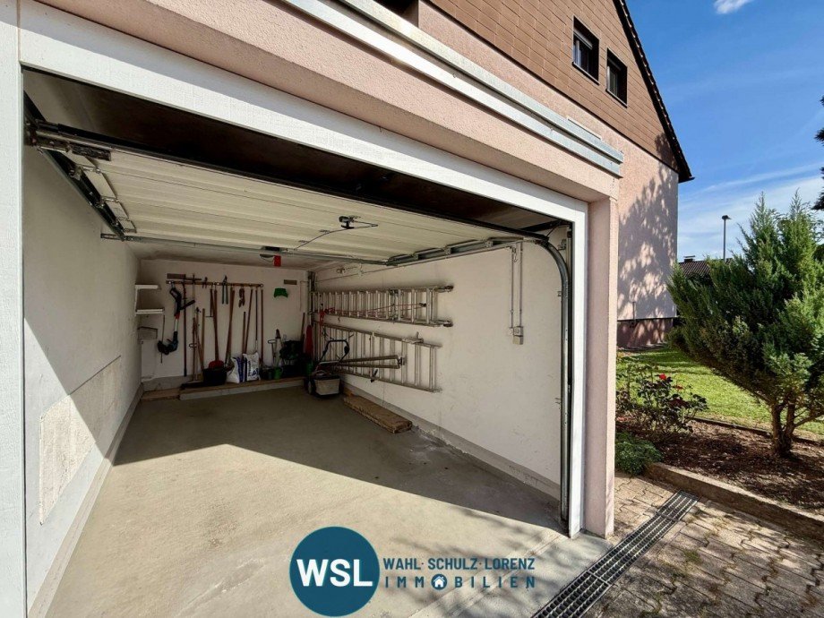 Garage am Haus Zweifamilienhaus Neckartailfingen