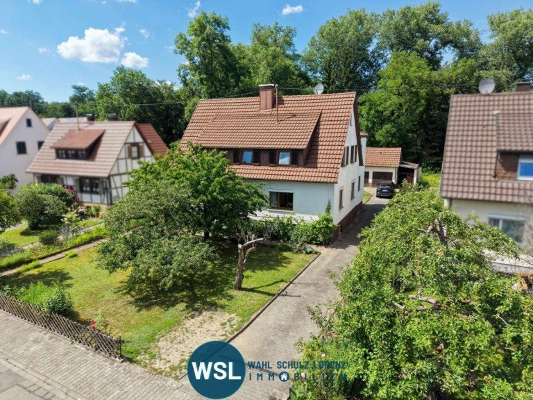 Willkommen Neckartailfingen Zweifamilienhaus Viel Platz f�r Familie, Wohnen & Arbeiten. 1-2-Familienhaus mit XXL-Garten & Nebengeb�ude in Neckartailfingen.