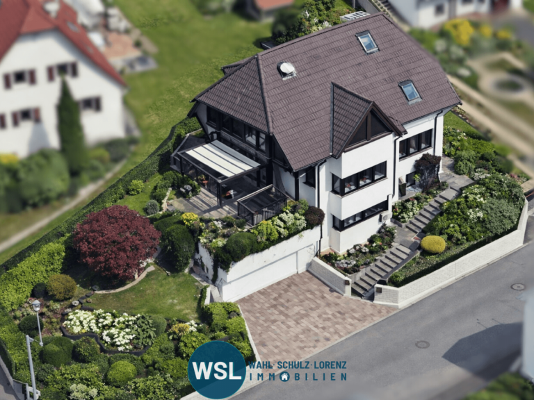 Titelbild 1 Reichenbach an der Fils Einfamilienhaus Gepflegtes modernes Einfamilienhaus mit Wohlf�hlgarten, EBK & Doppelgarage in Reichenbach a. d. Fils