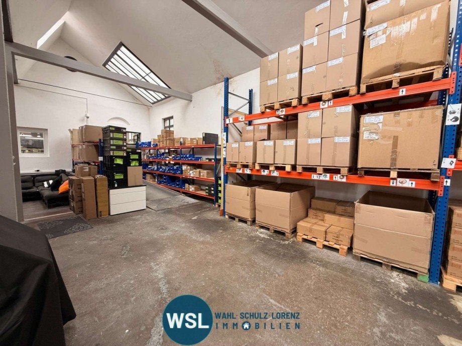 Lagerfl�che/ Produktion Halle Dettingen unter Teck