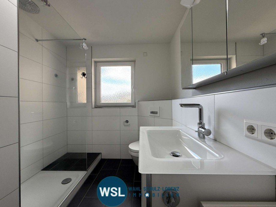 Bad mit Fenster Etagenwohnung Wendlingen am Neckar