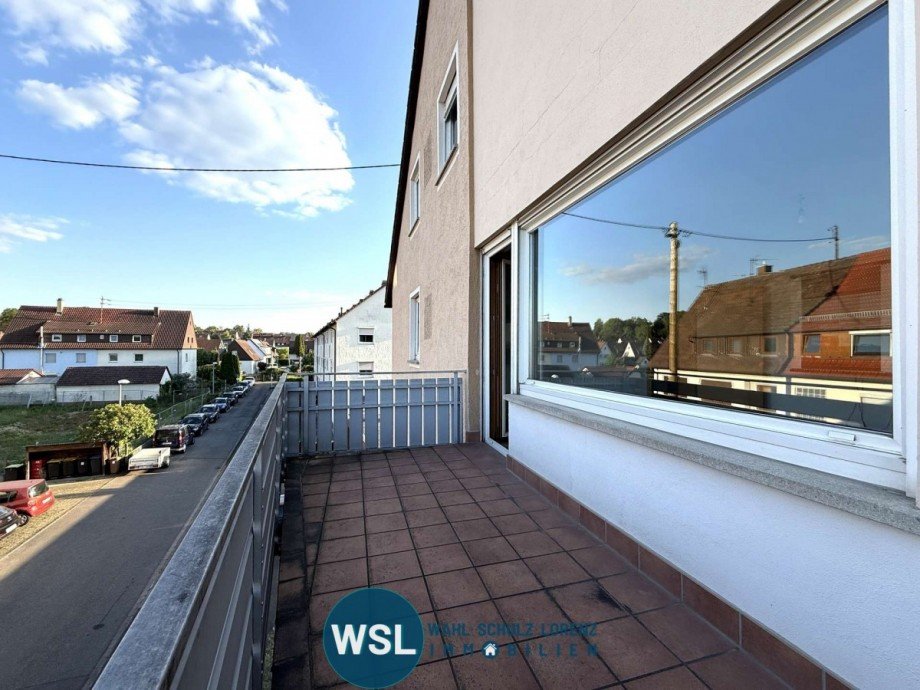 WHG 2. OG: Balkon am Wohnzimmer Mehrfamilienhaus Wendlingen am Neckar