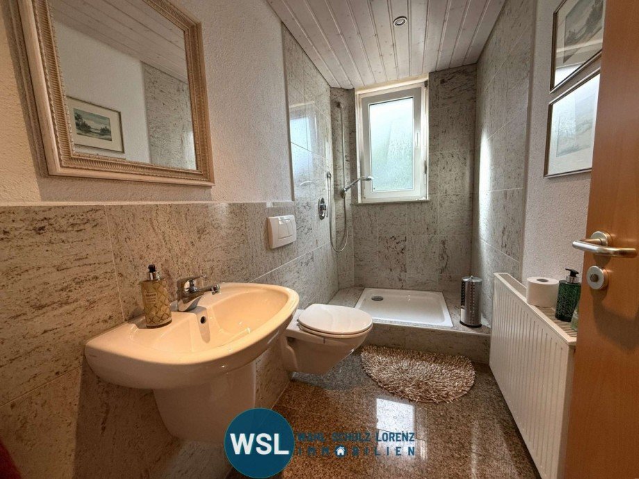 Separates Duschbad/WC Doppelhaush�lfte Oberboihingen