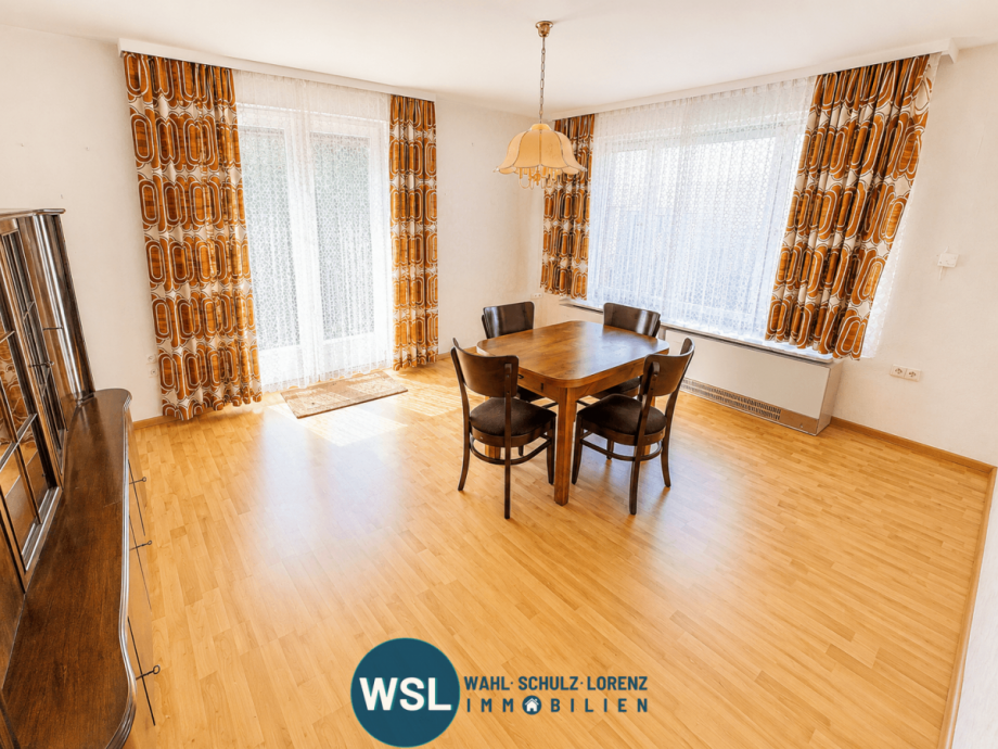 Wohnzimmer mit Terrasse EG Einfamilienhaus Lenningen