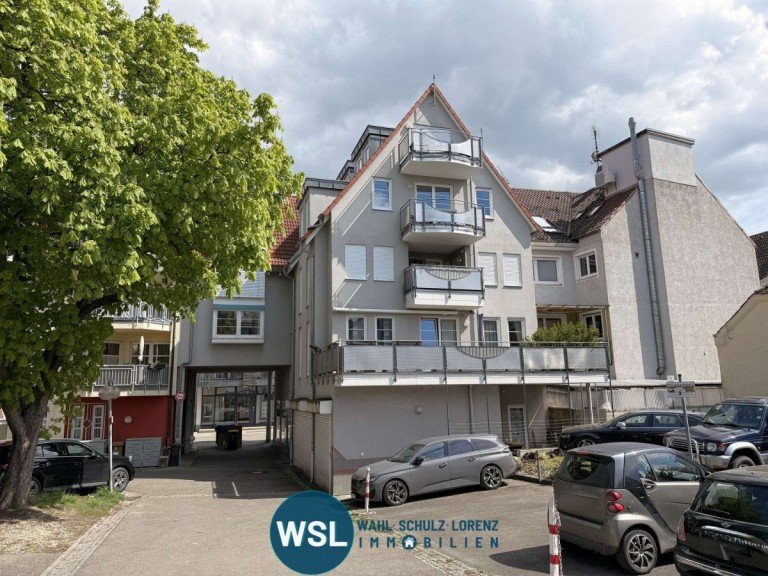 Titelbild Kirchheim unter Teck Etagenwohnung Moderne XXL Wohnung mit 2 Wohneinheiten, 2 Garagenpl�tze und 2 EBK im Zentrum von Kirchheim u. T.