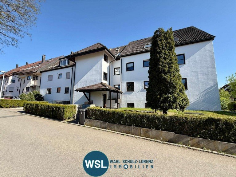 Hausansicht Filderstadt Etagenwohnung 3,5-Zi. EG-Whg. mit Terrasse & Gartenanteil + 2 TG-Stpl. in ruhiger Lage von Filderstadt-Bonlanden.