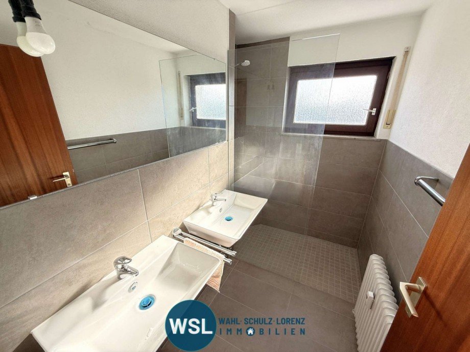 Neues Bad mit bodengleicher DU Maisonettewohnung Stuttgart