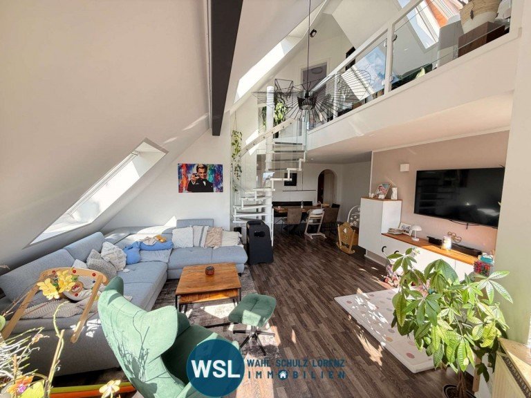 Wohnbereich 1 Filderstadt Maisonettewohnung Wohnen mit Weitblick - tolle 4-Zimmer-Maisonette mit offener Galerie und Balkon in Filderstadt