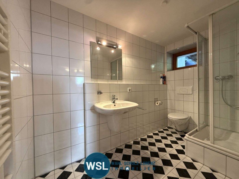 UG: Duschbad/WC am Hobbyraum Reihenendhaus Wendlingen am Neckar