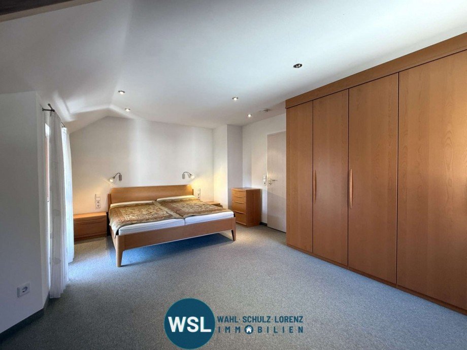 1. DG: Schlafzimmer Reihenendhaus Wendlingen am Neckar