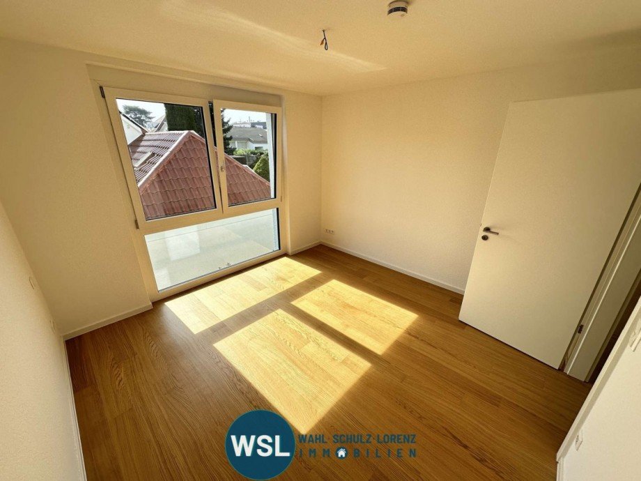 Helle neuwertige 3 Zimmer-Wohnung in Weilheim an der Teck mit moderner EBK, Balkon und Carport - Photo 3