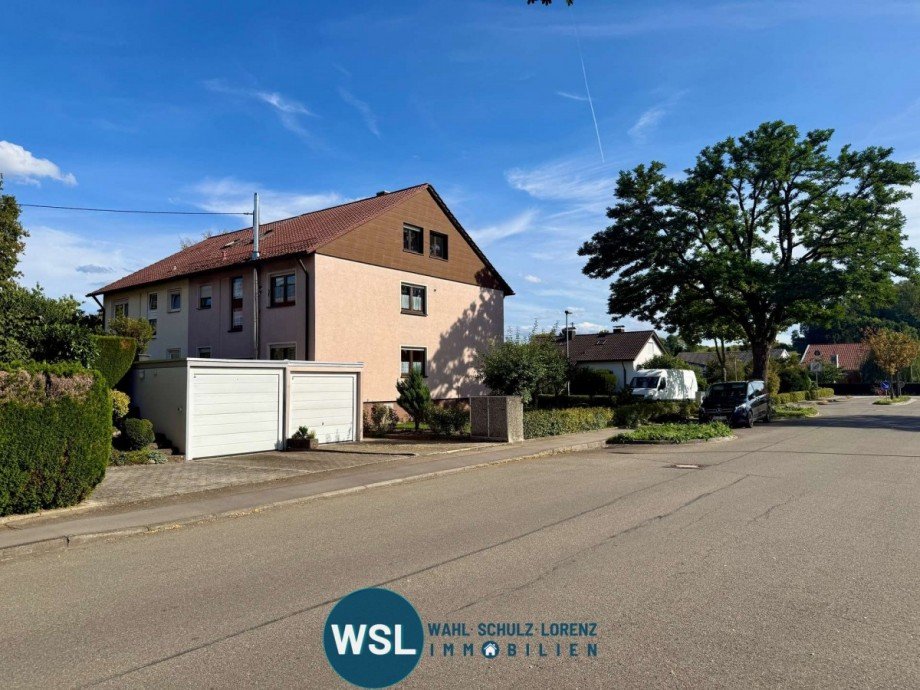 Eingangsansicht Zweifamilienhaus Neckartailfingen