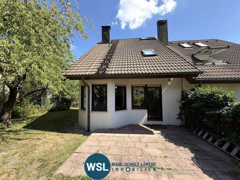 Hausansicht West Esslingen am Neckar Doppelhaush�lfte Esslingen-Sulzgries: Ruhig wohnen mit Garten & Garage - ideal f�r Paare und kleine Familien
