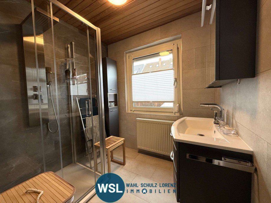 Bad im EG Einfamilienhaus Wendlingen am Neckar